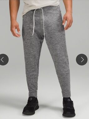Lululemon Engineered Warmth Merino Wool Jogger Vapor/Gull Grey/Black. Size XL.